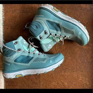 VASQUE hiking shoe BREEZE LT GT size 9 green/green